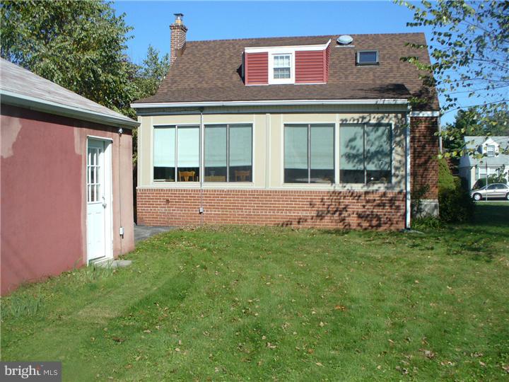 440 Blair Road Springfield, PA 19064 - Photo 2 of 16 Exterior Back