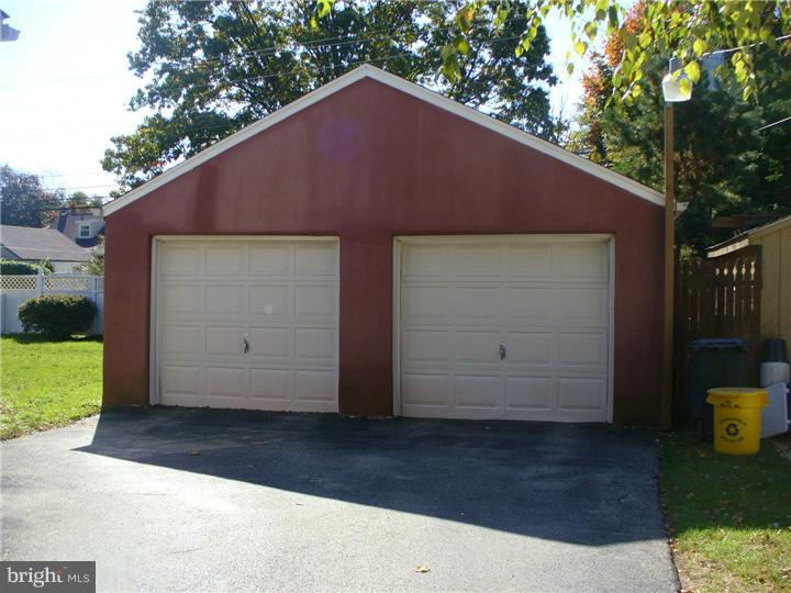 440 Blair Road Springfield, PA 19064 - Photo 3 of 16 Garage