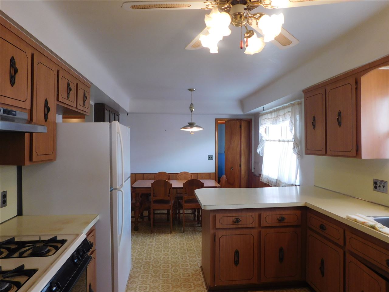 24641 Grove Eastpointe Mi 48021 Eastpointe, MI 48021 - Photo 4 of 25