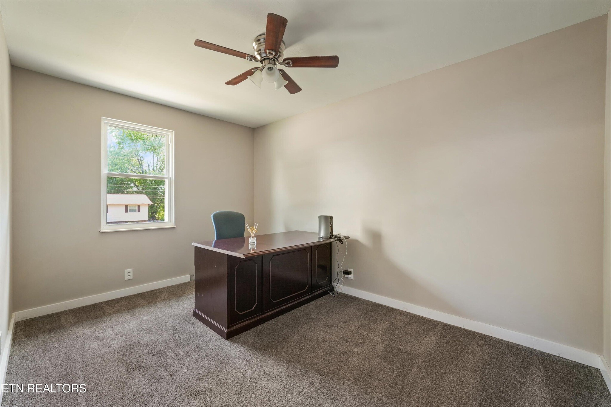 7613 Fall Wind Court Powell, TN 37849 - Photo 19 of 38 a workspace with furniture and window