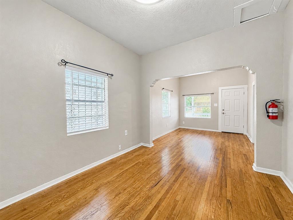 2124 West Chestnut Street Tampa, FL 33607 - Photo 8 of 20