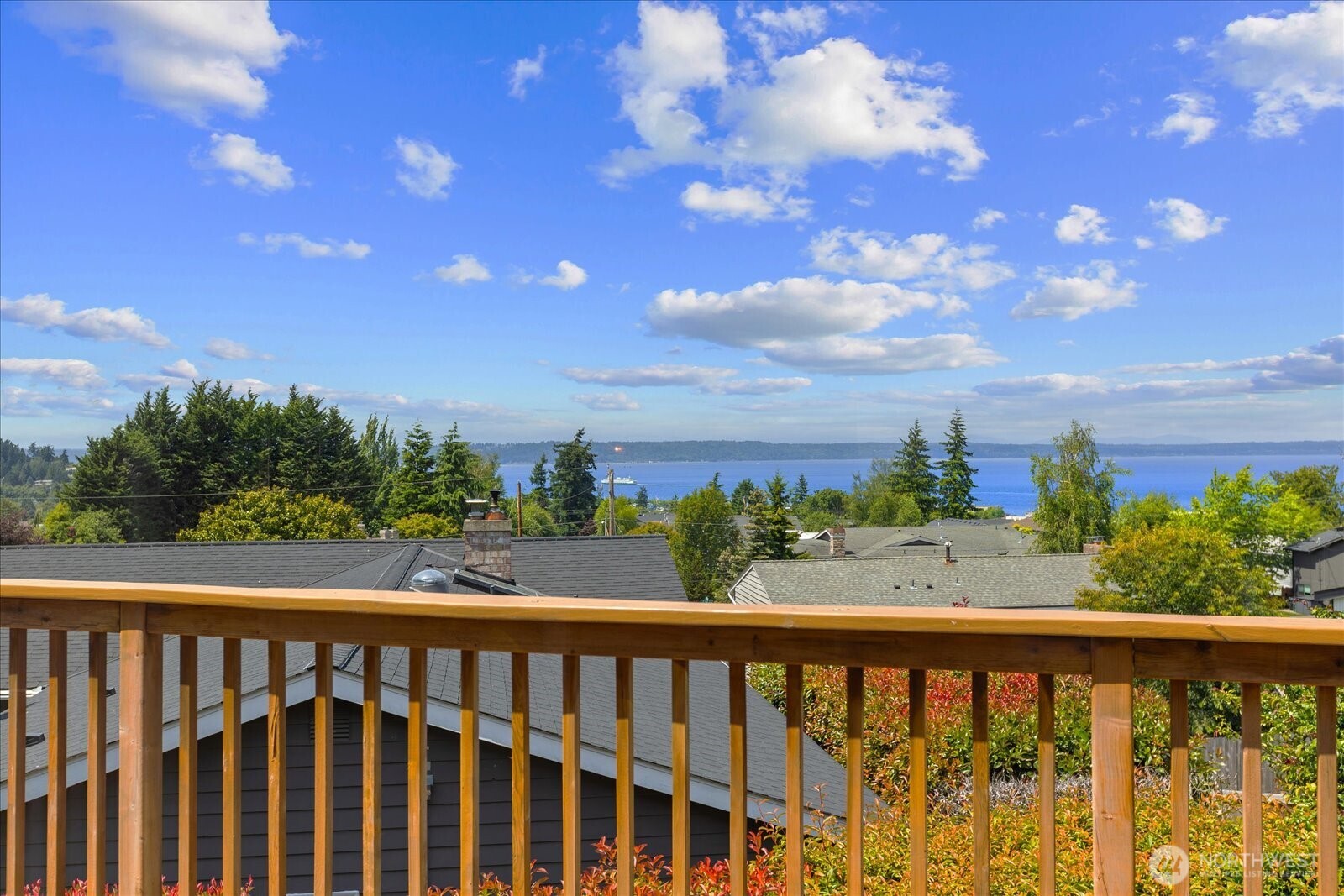 809 Spruce Place Edmonds, WA 98020 - Photo 4 of 40