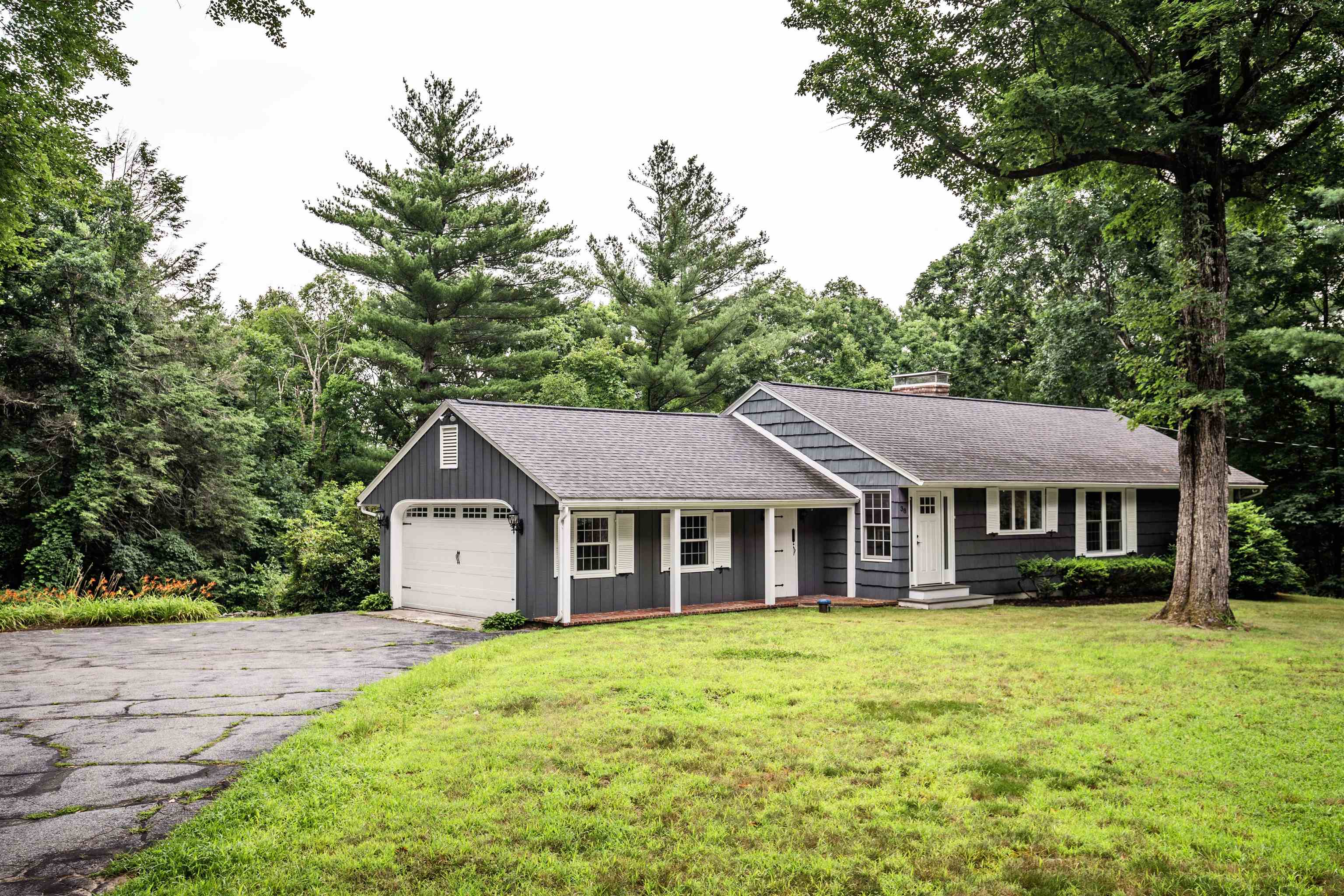 38 Searles Road Windham, NH 03087 - Photo 12 of 34