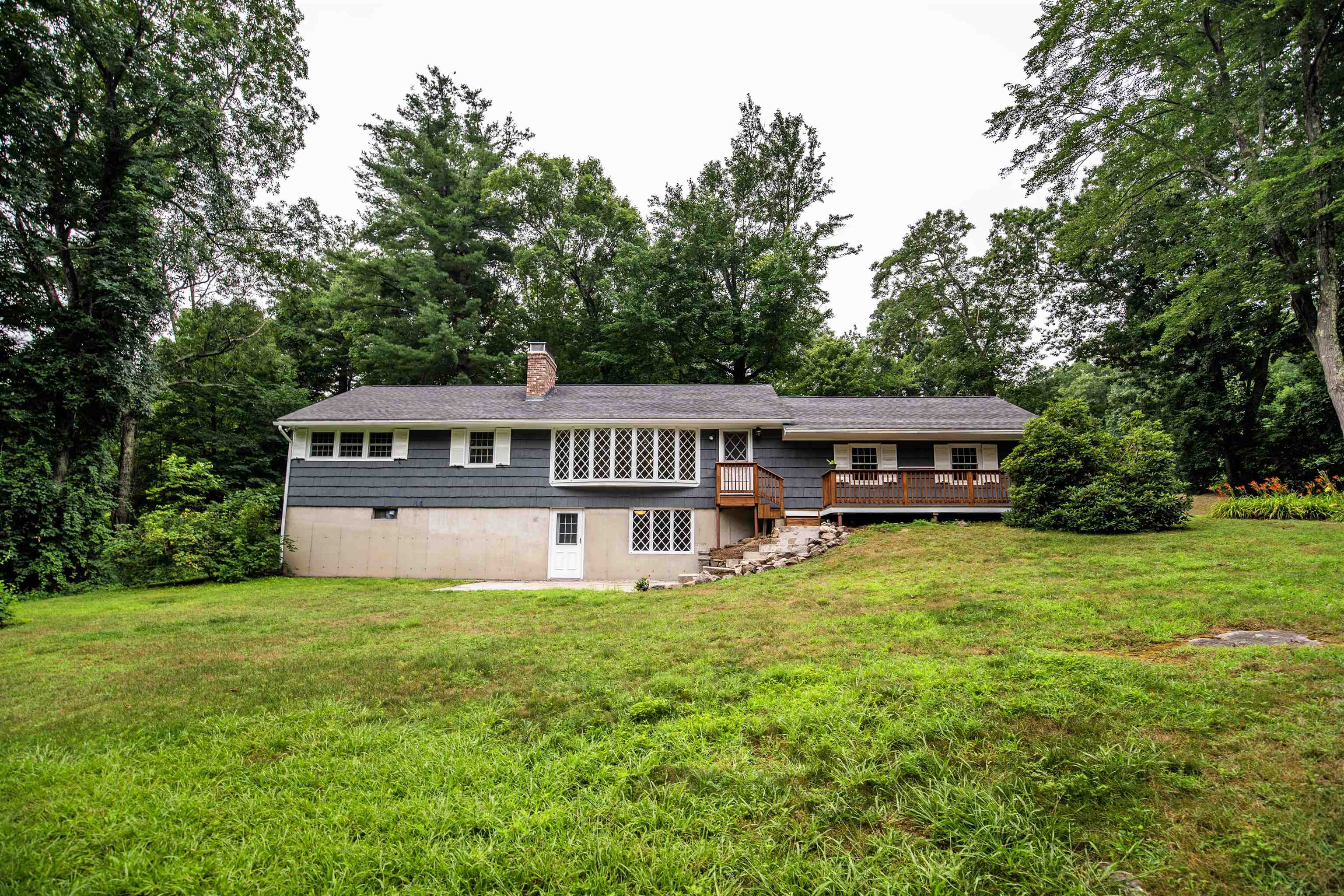 38 Searles Road Windham, NH 03087 - Photo 23 of 34