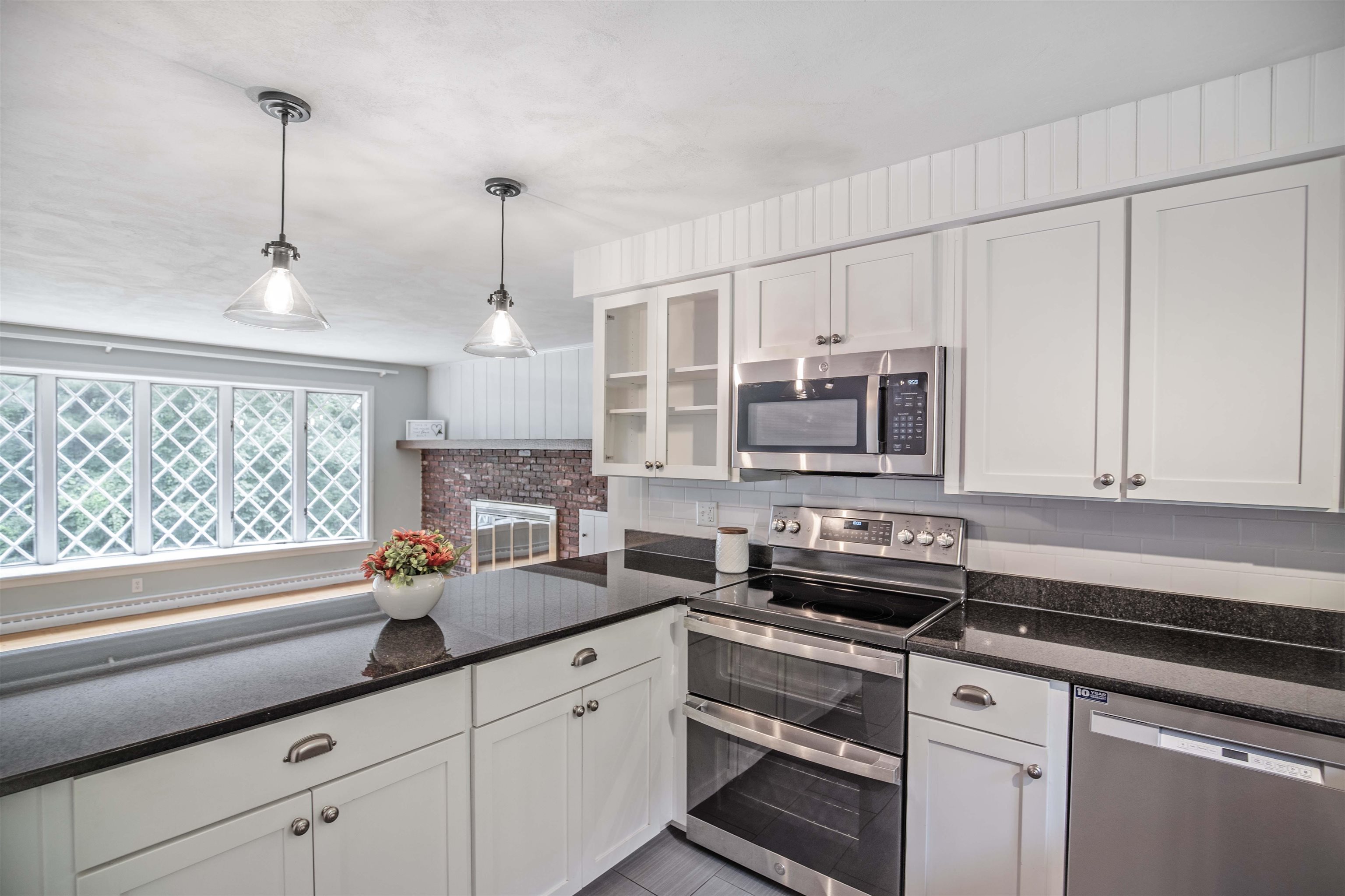 38 Searles Road Windham, NH 03087 - Photo 31 of 34