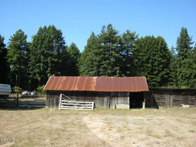 a view of a barn house