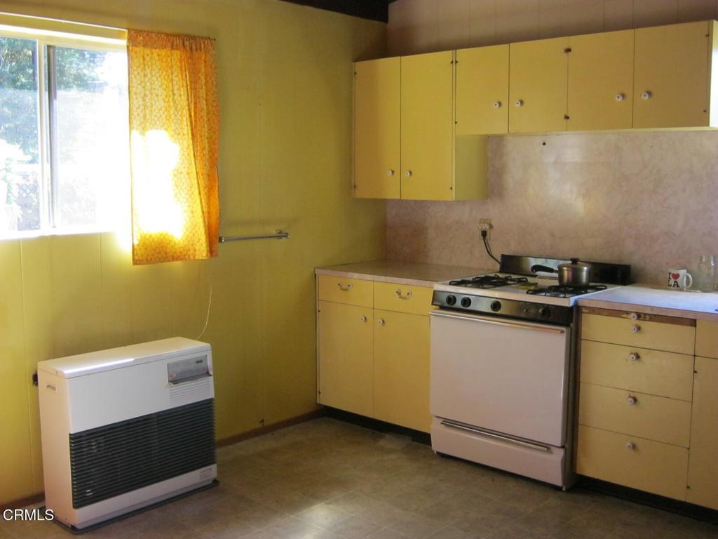 30520 Pudding Creek Road Fort Bragg, CA 95437 - Photo 8 of 24 a utility room with dryer and washer
