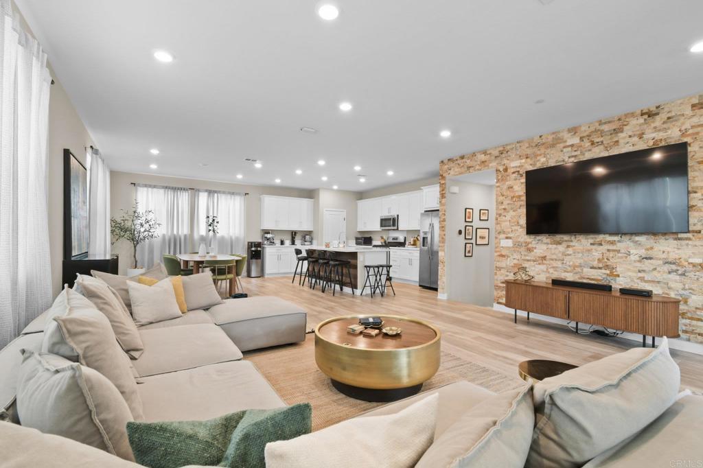 1922 Strata Street, Unit 8 Chula Vista, CA 91915 - Photo 11 of 43