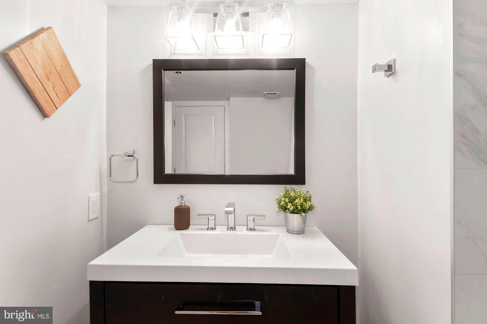 5505 Seminary Road, Unit 618N Falls Church, VA 22041 - Photo 14 of 26 Master Bathroom