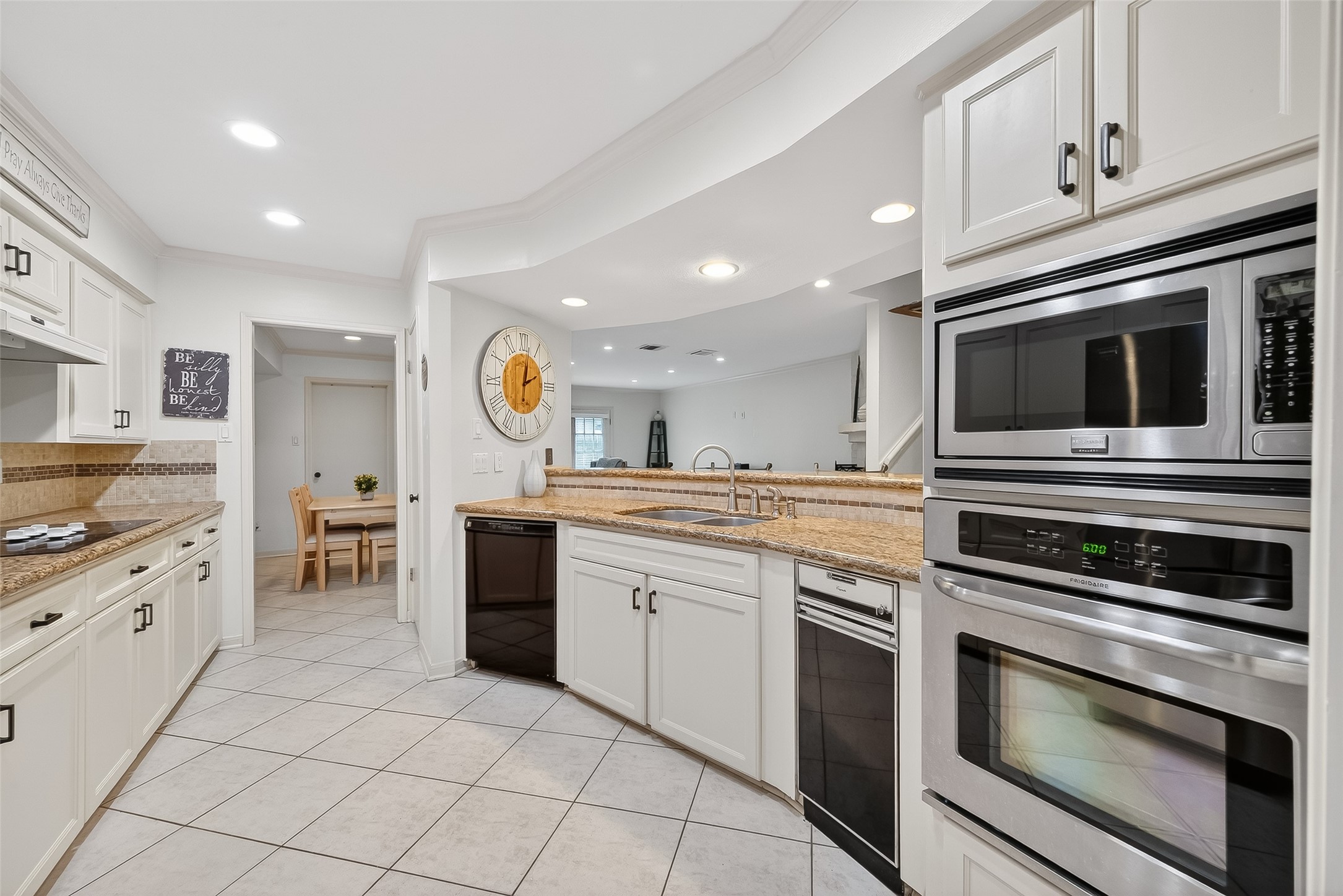 14690 Perthshire Road, Unit C Houston, TX 77079 - Photo 11 of 48