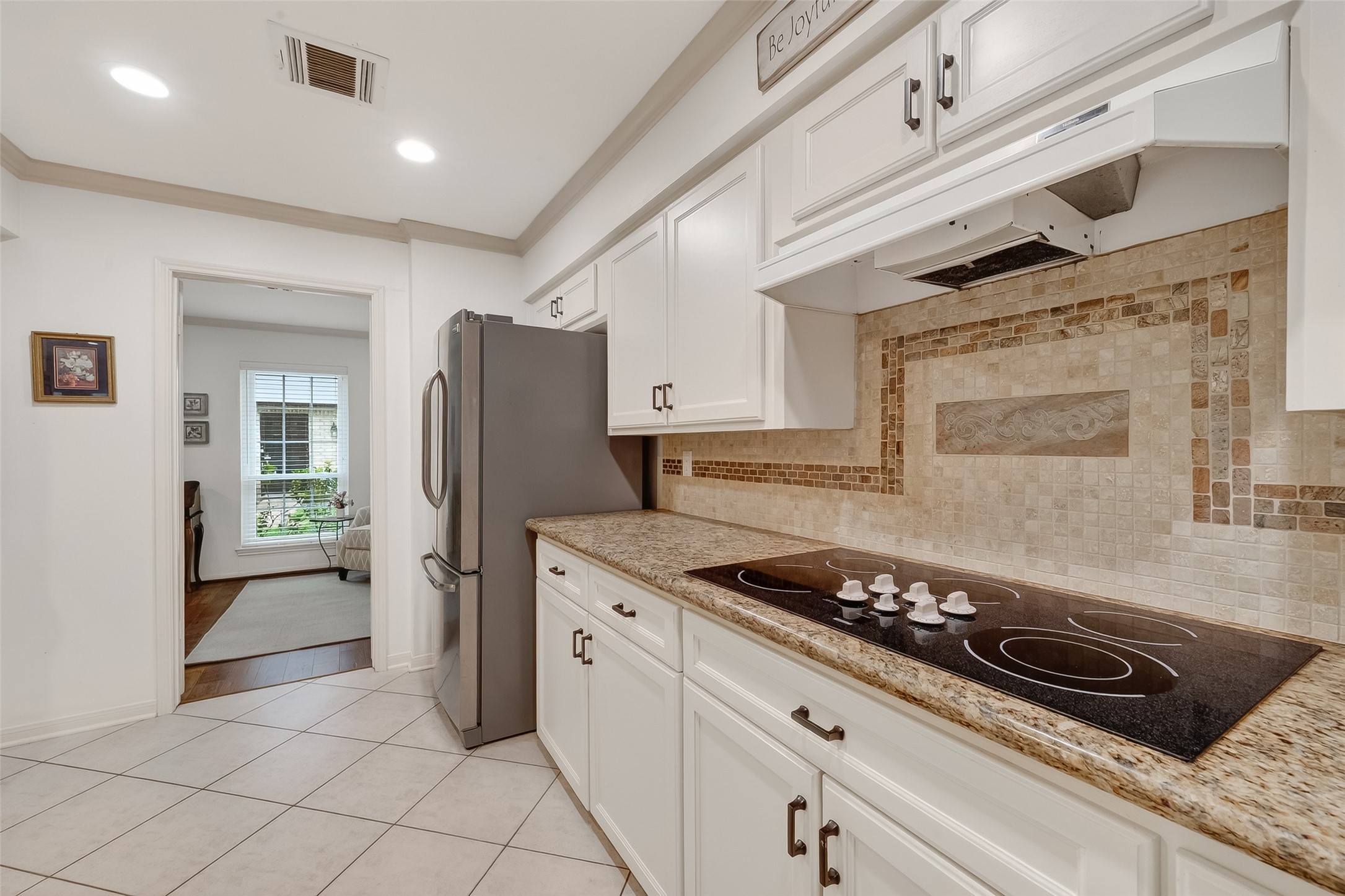 14690 Perthshire Road, Unit C Houston, TX 77079 - Photo 17 of 48