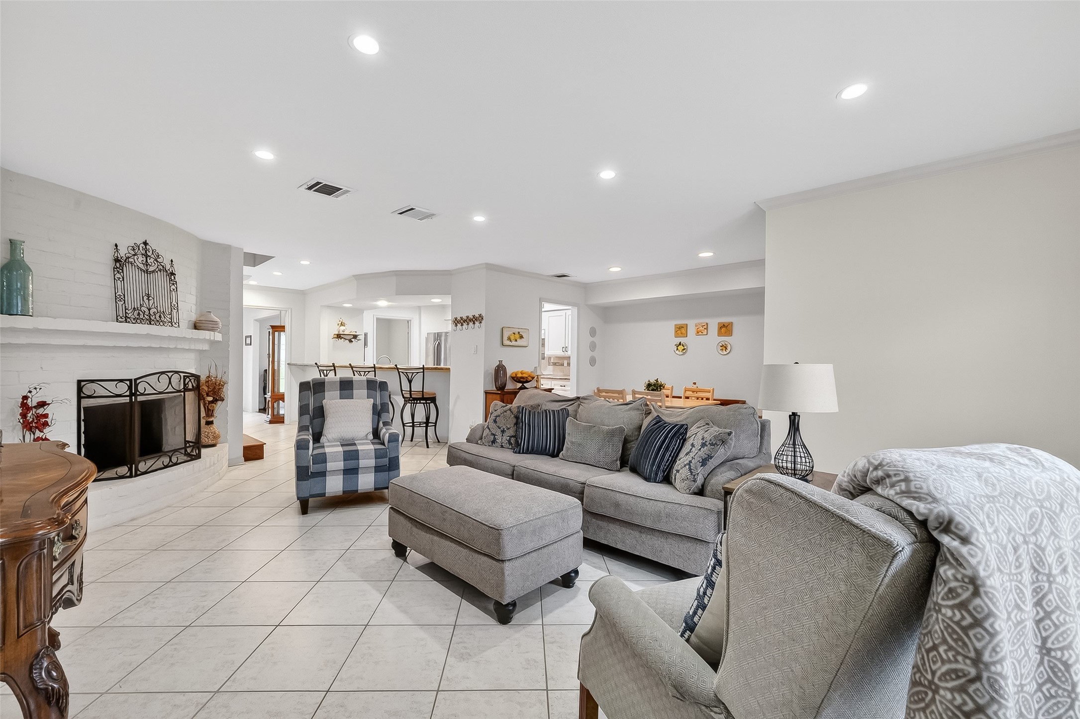 14690 Perthshire Road, Unit C Houston, TX 77079 - Photo 25 of 48