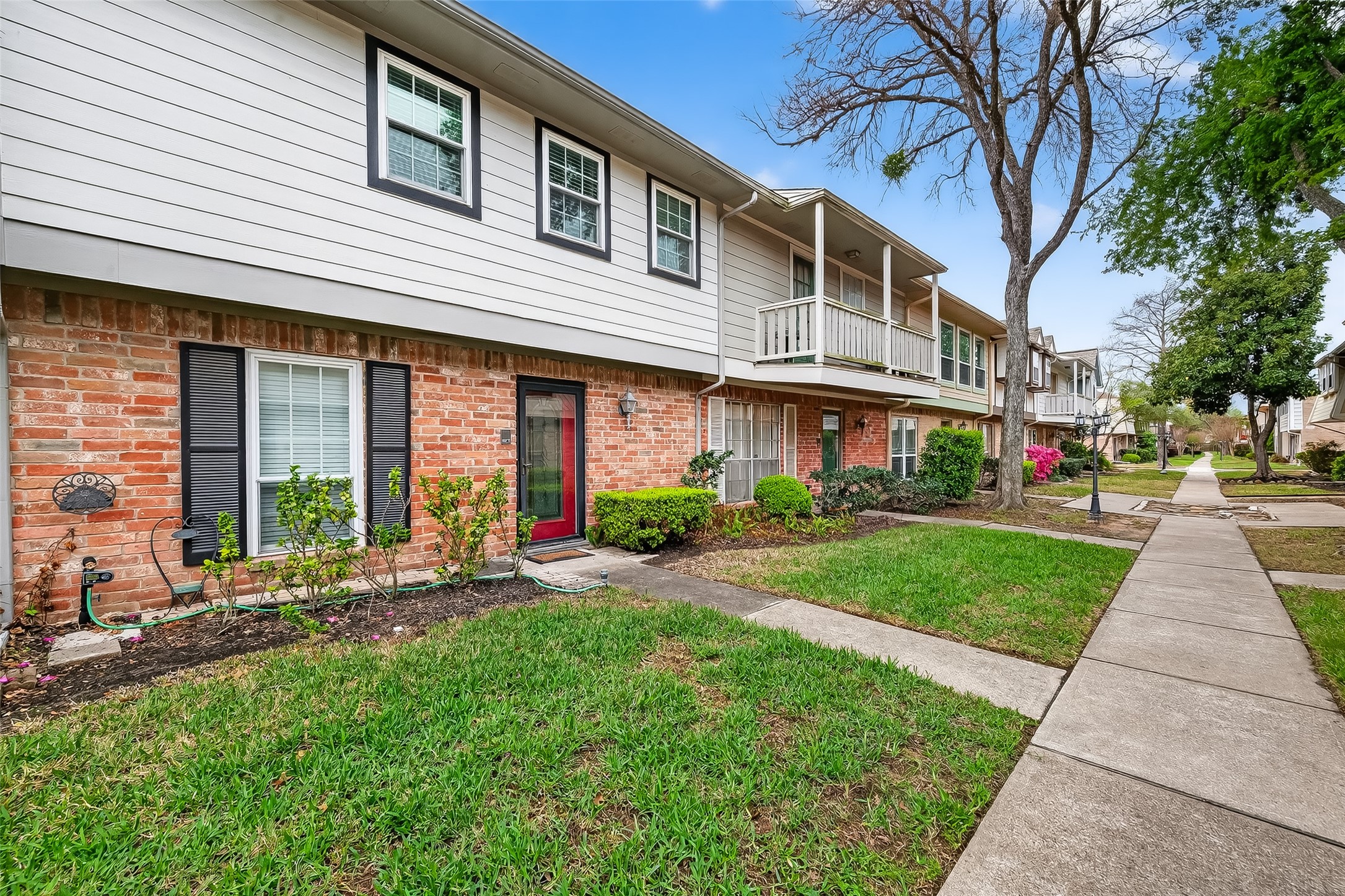 14690 Perthshire Road, Unit C Houston, TX 77079 - Photo 3 of 48