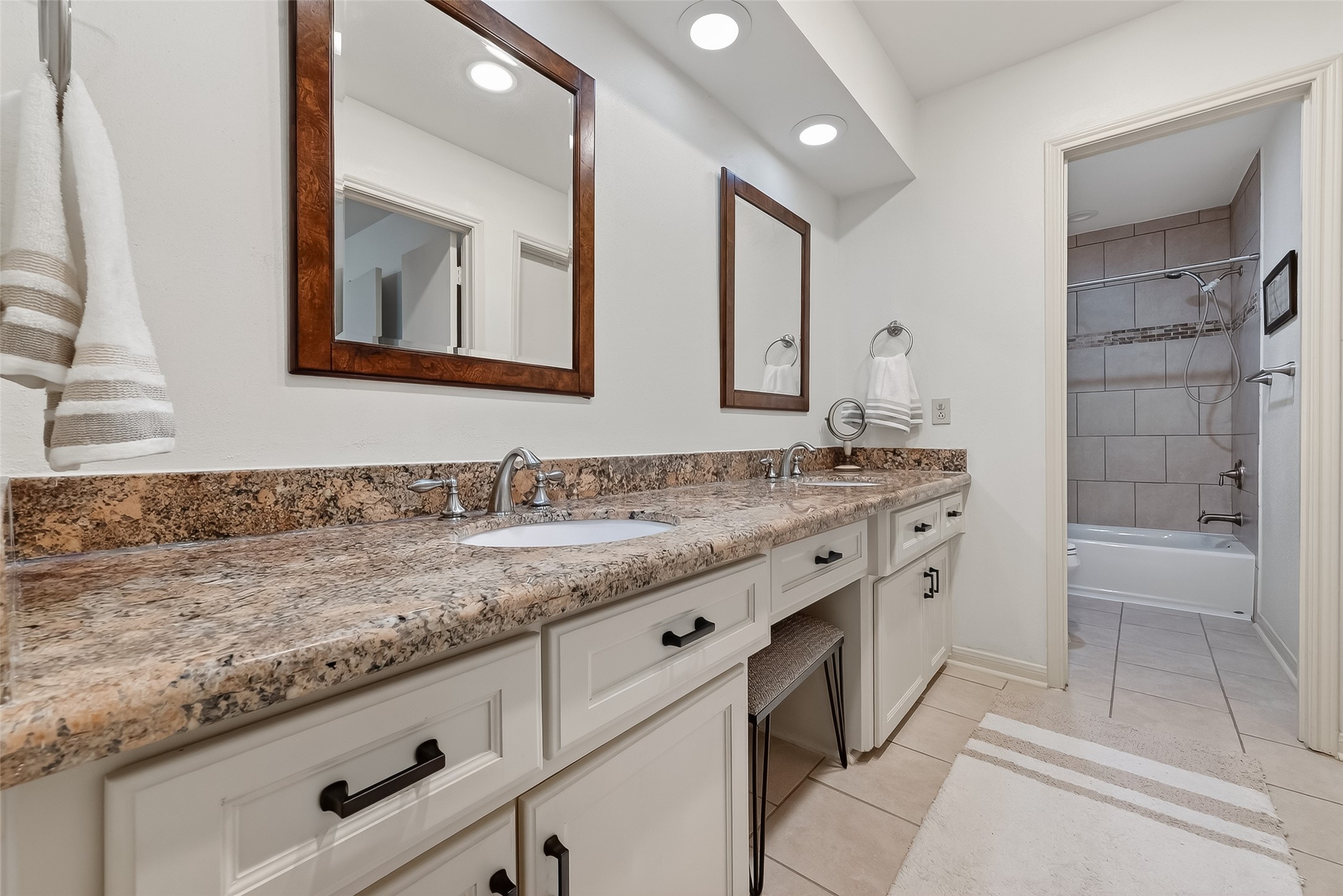 14690 Perthshire Road, Unit C Houston, TX 77079 - Photo 43 of 48