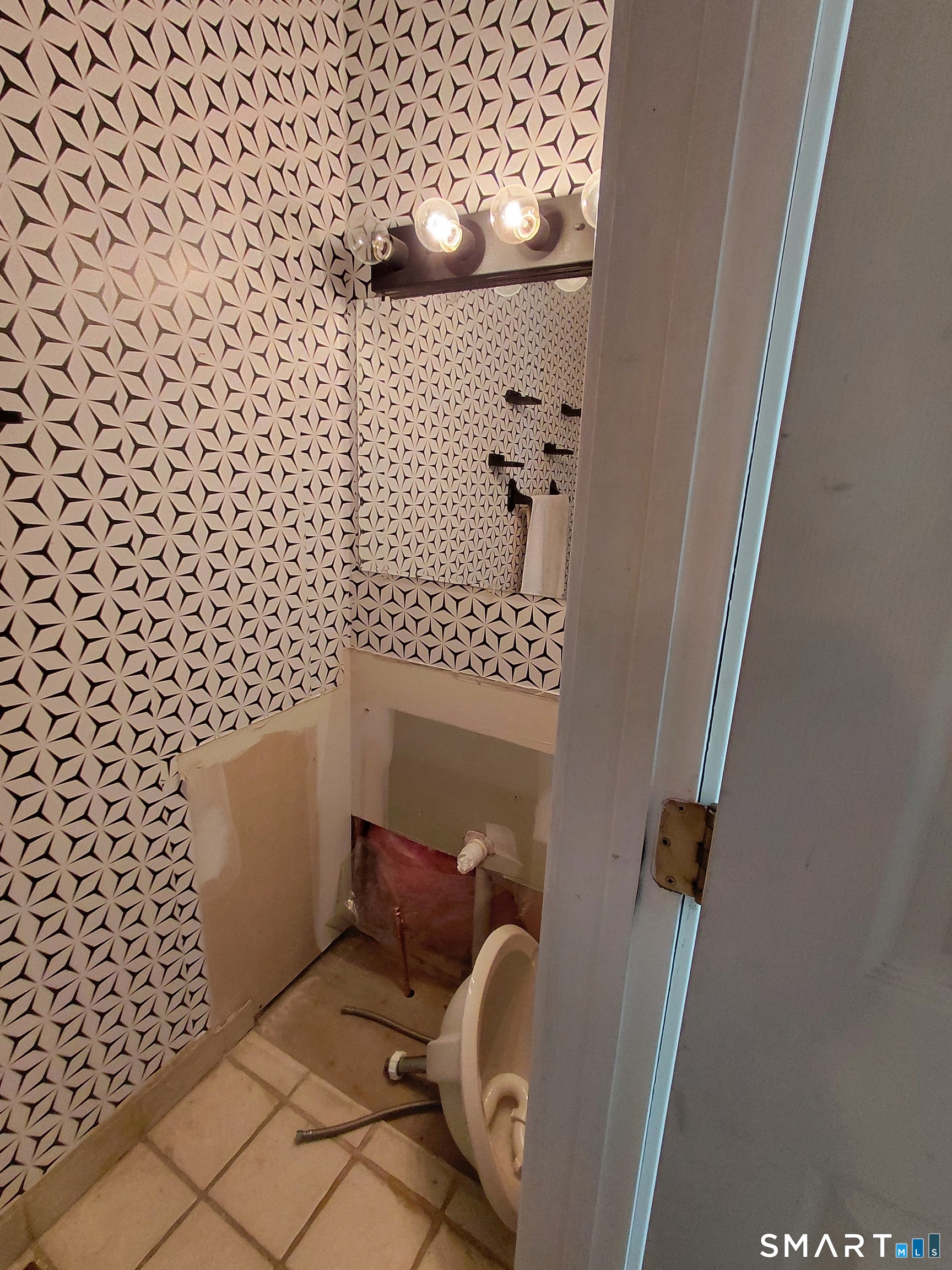 827 Oronoke Road, Unit 66 Waterbury, CT 06708 - Photo 11 of 16