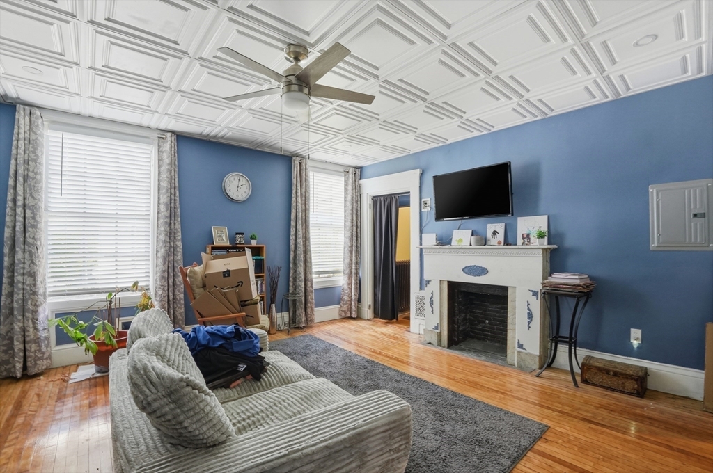 556 High Street Fall River, MA 02720 - Photo 16 of 36
