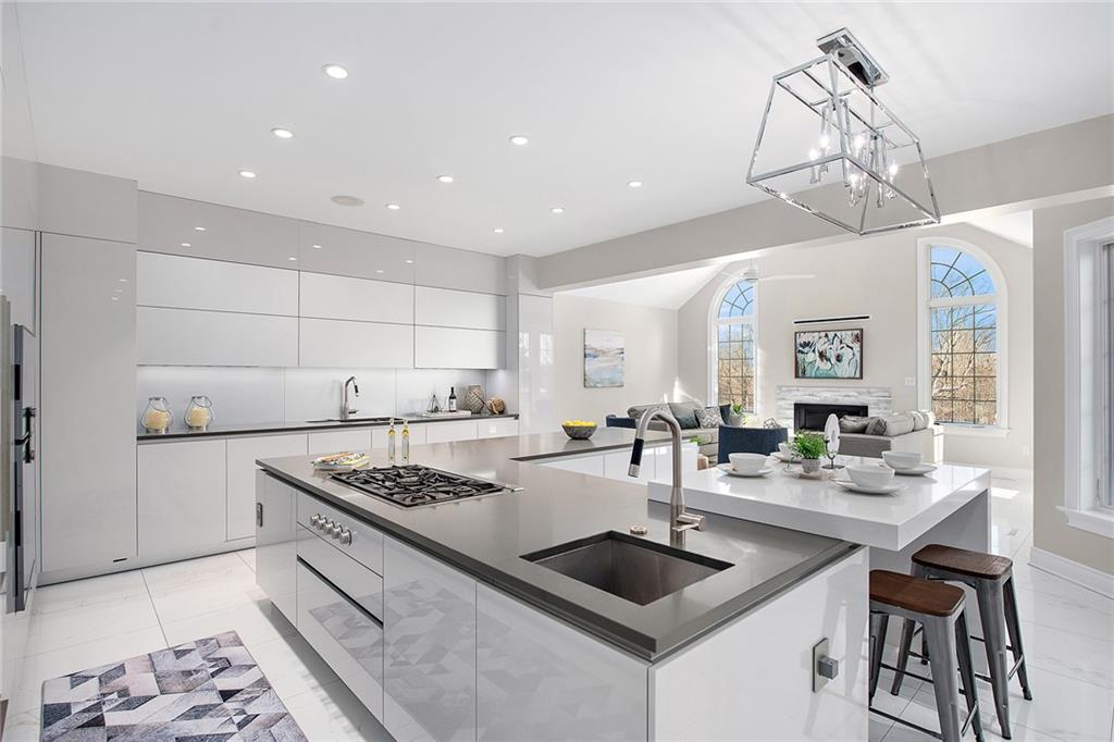 237 Lakeview Drive Coraopolis, PA 15108 - Photo 12 of 25