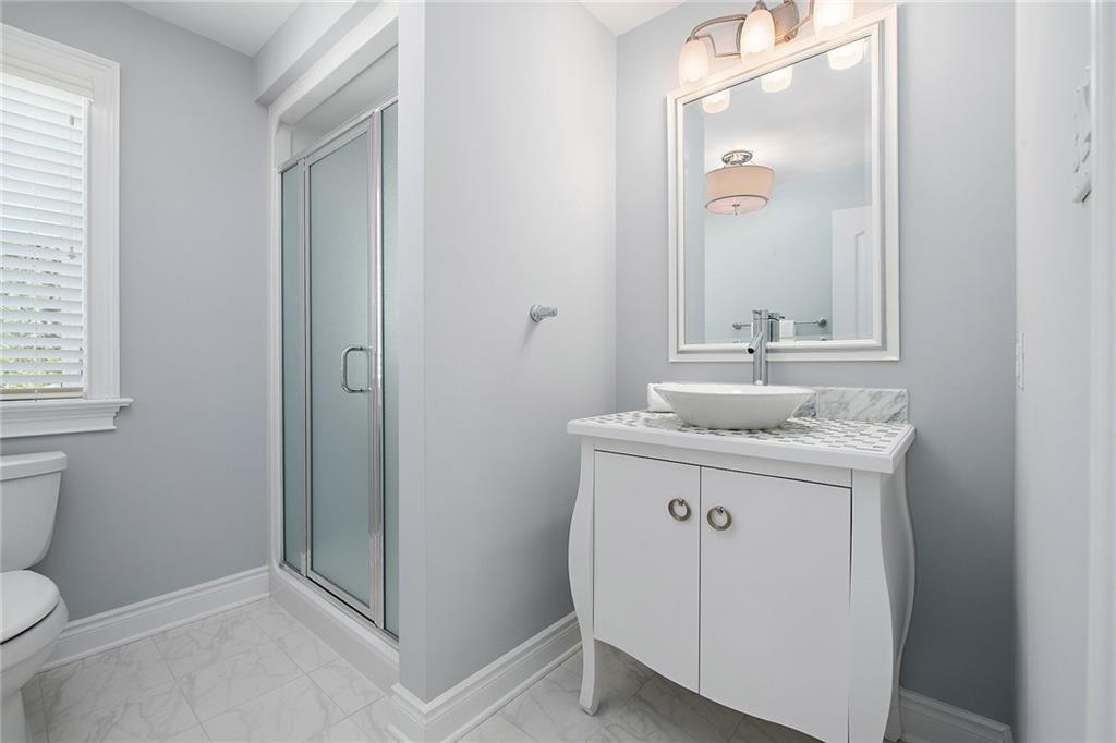 237 Lakeview Drive Coraopolis, PA 15108 - Photo 19 of 25