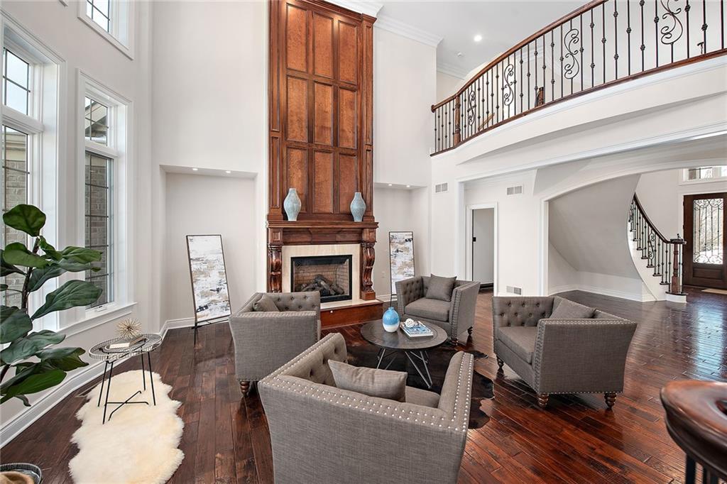 237 Lakeview Drive Coraopolis, PA 15108 - Photo 6 of 25