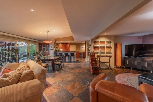 $2,825,000 | 358 Sunset Court, Oak View, CA 93022