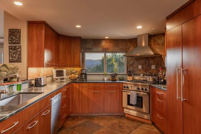 $3,100,000 | 358 Sunset Court, Oak View, CA 93022