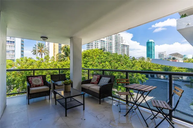 $5,000 | 5845 Collins Avenue, Unit 201, Miami Beach, FL 33140