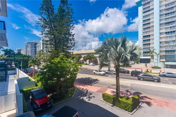 $4,700 | 5845 Collins Avenue, Unit 201, Miami Beach, FL 33140