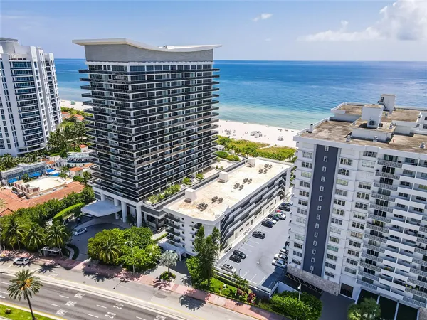 $4,700 | 5845 Collins Avenue, Unit 201, Miami Beach, FL 33140