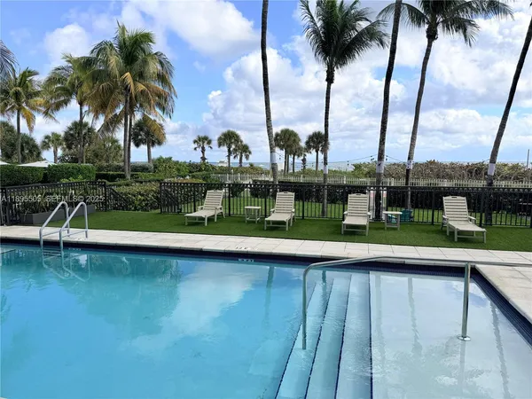 $4,700 | 5845 Collins Avenue, Unit 201, Miami Beach, FL 33140