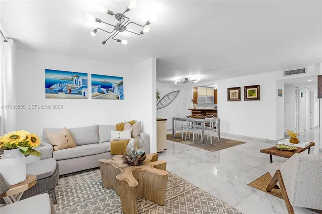 $5,000 | 5845 Collins Avenue, Unit 201, Miami Beach, FL 33140