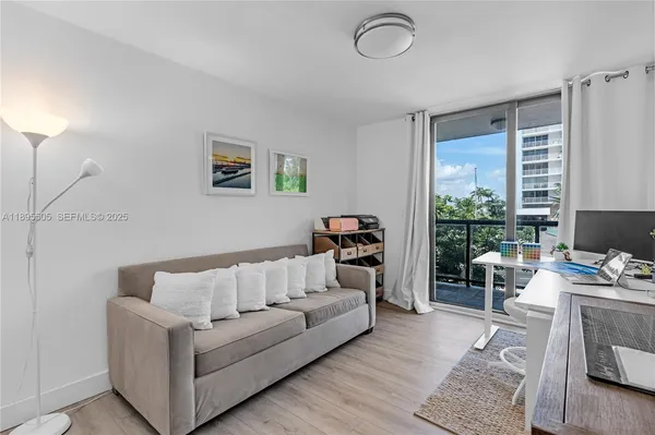 $4,700 | 5845 Collins Avenue, Unit 201, Miami Beach, FL 33140