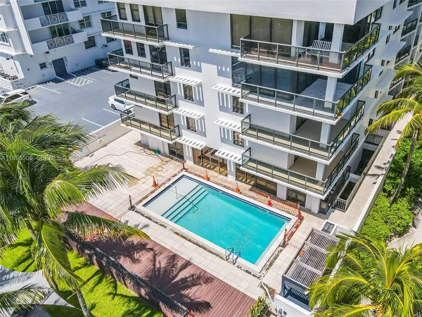 $4,700 | 5845 Collins Avenue, Unit 201, Miami Beach, FL 33140