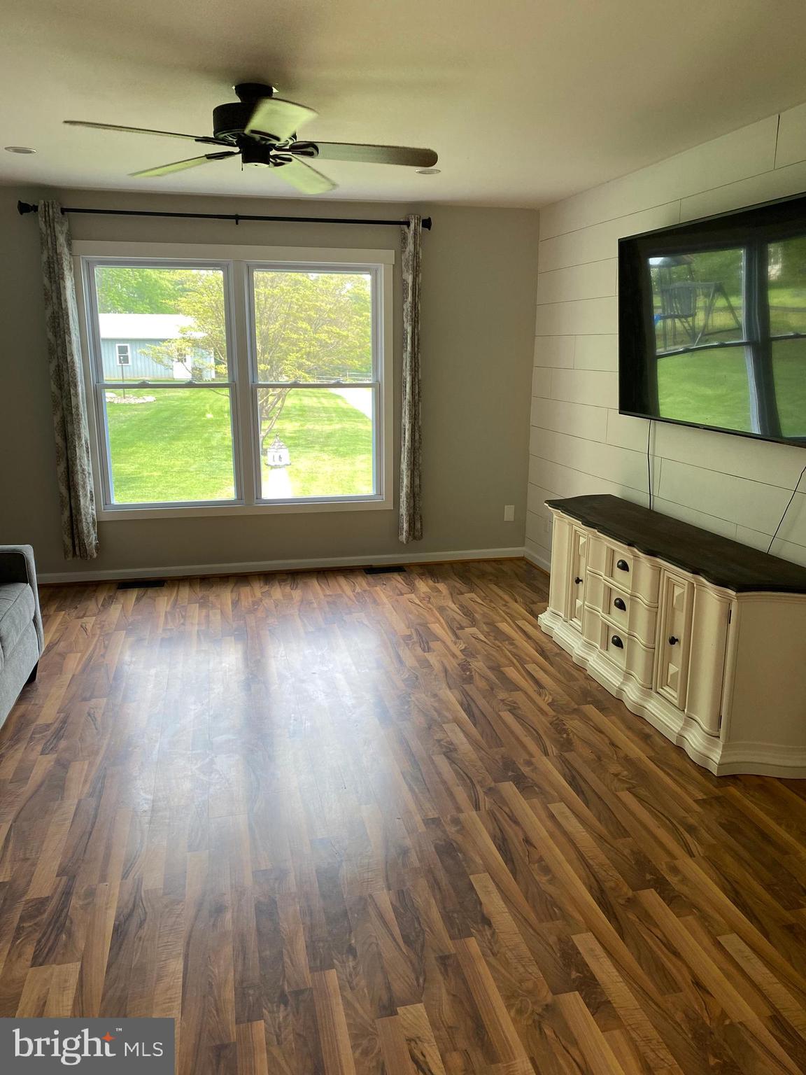 1654 Dr Jack Road Conowingo, MD 21918 - Photo 12 of 47 Living Room