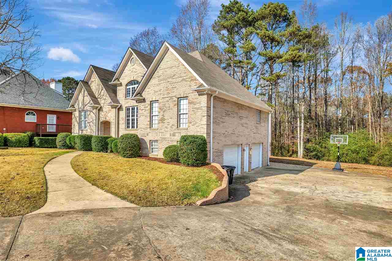 143 Meadowood Circle Adamsville, AL 35005 - Photo 3 of 31
