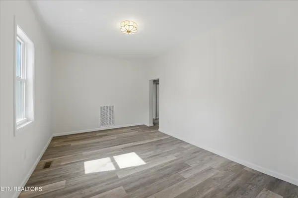 a view of empty room with window