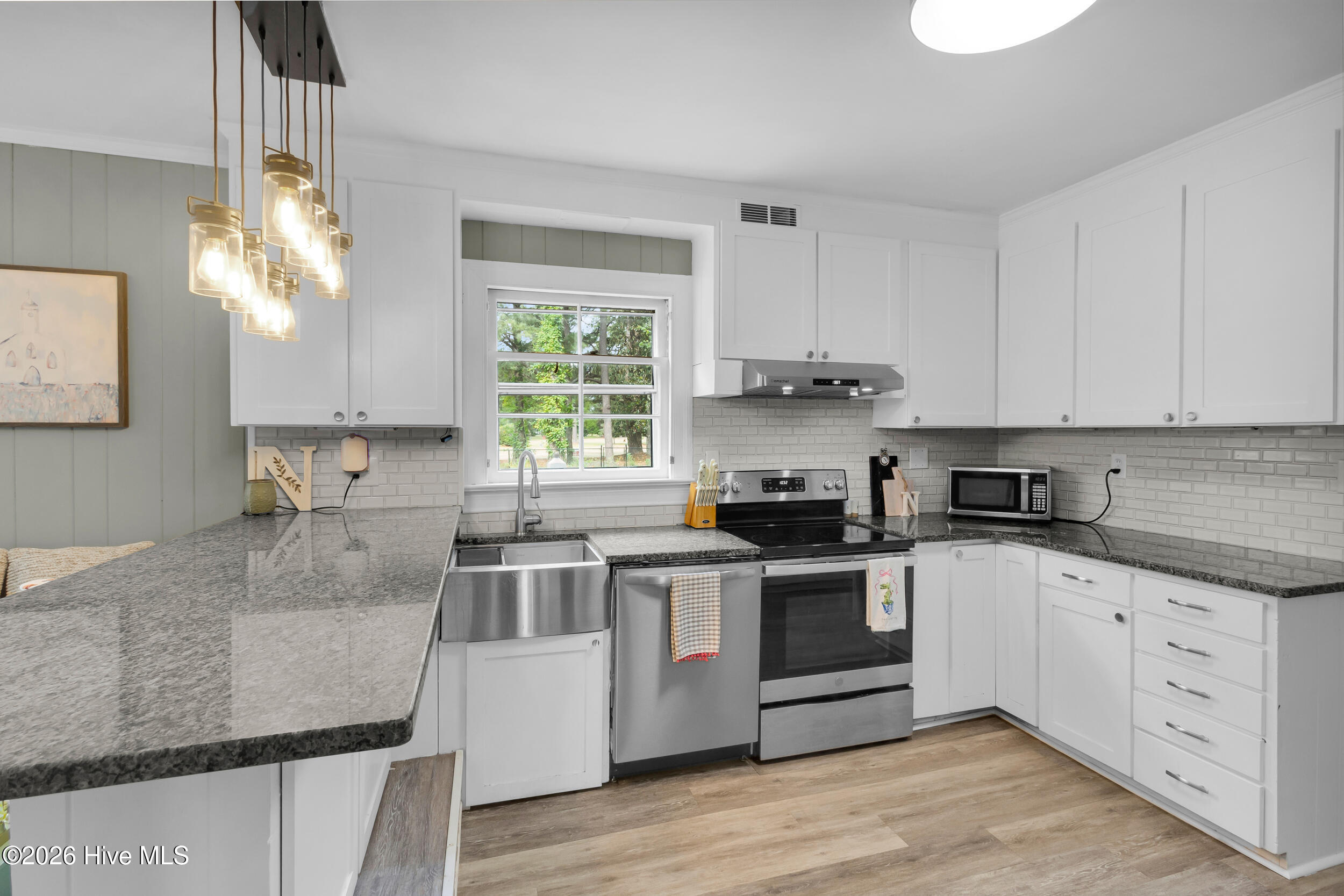 1912 Greenbriar Road Kinston, NC 28501 - Photo 3 of 45 Kitchen