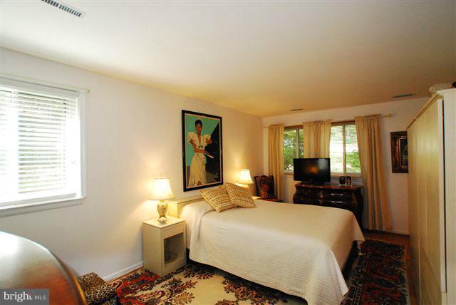 101 Cross Keys Road, Unit R101B Baltimore, MD 21210 - Photo 7 of 13 Bedroom