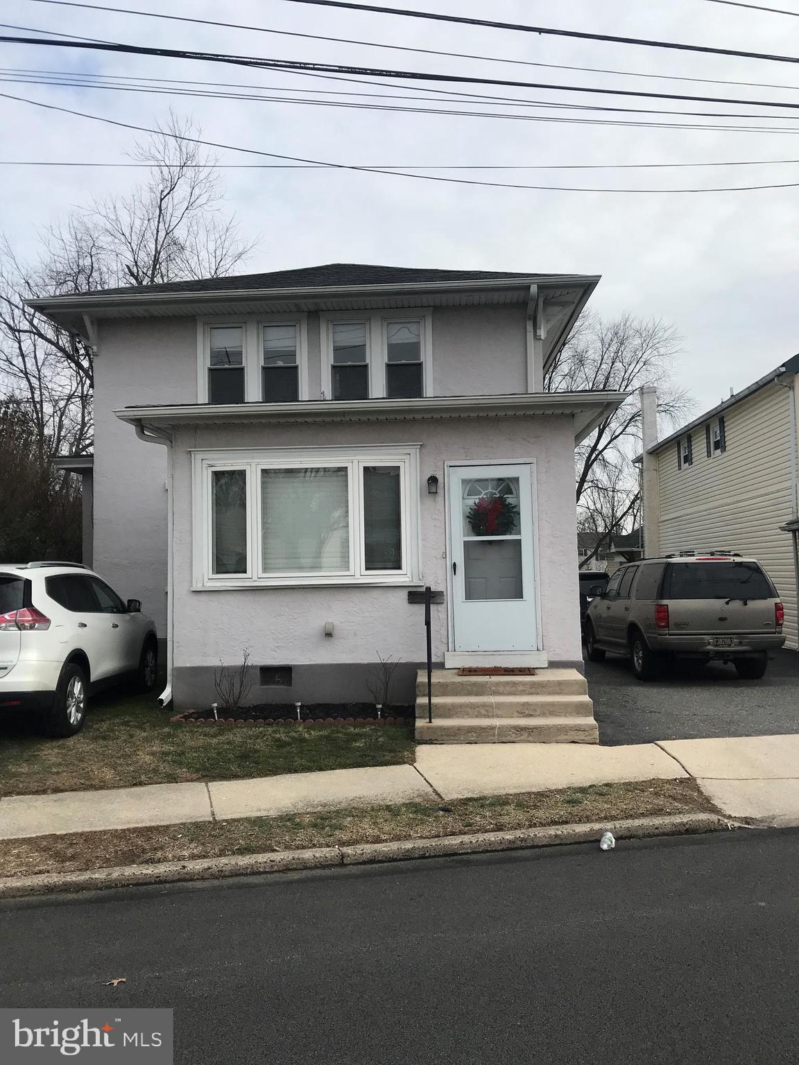 213 Upland Road Brookhaven, PA 19015 - Photo 1 of 19 Front of House