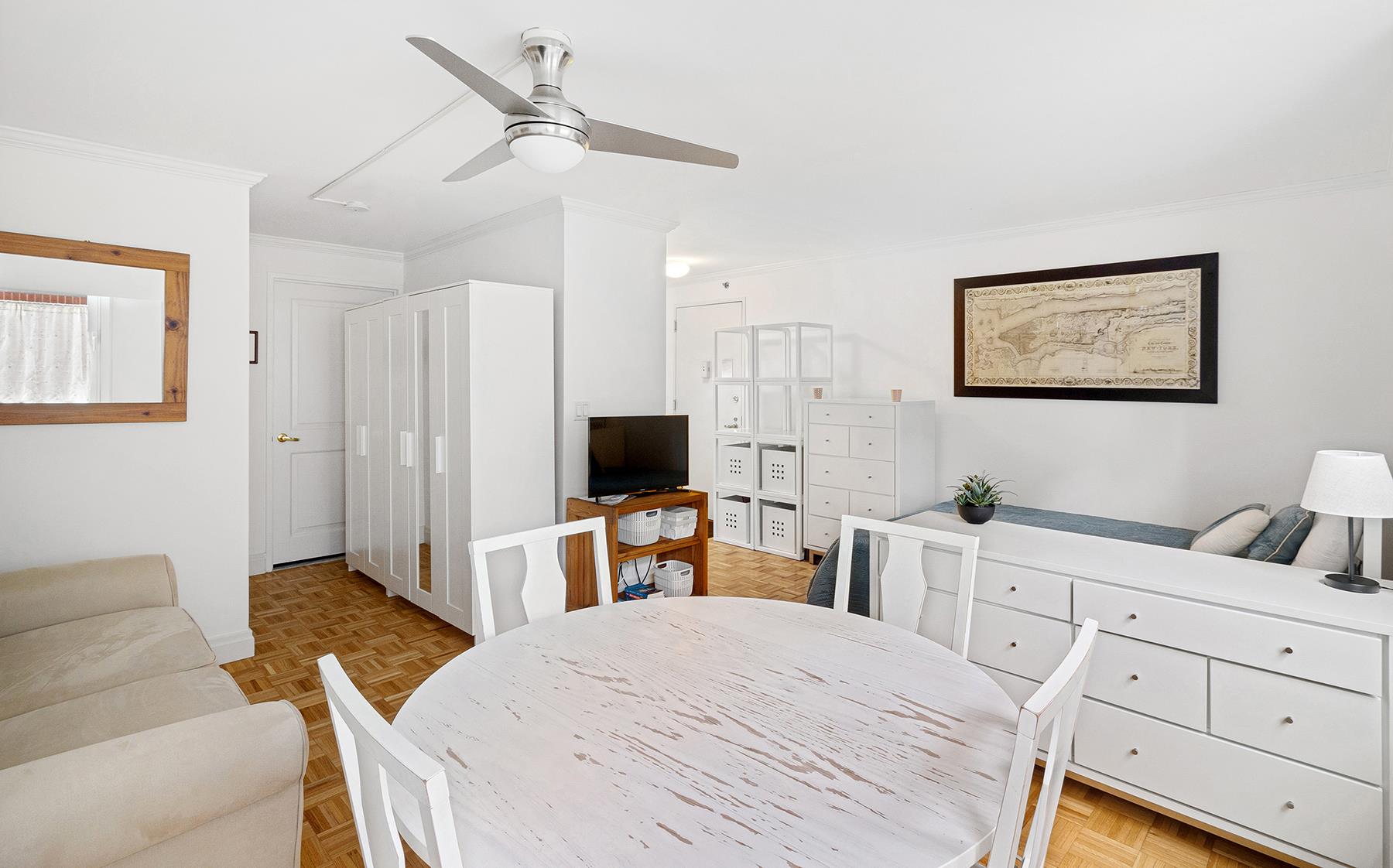 404 East 76th Street, Unit 5F Manhattan, NY 10021 - Photo 3 of 46