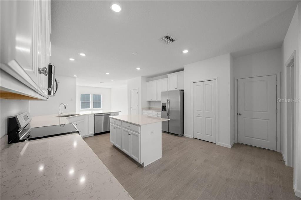 7930 Southwest 74th Loop Ocala, FL 34481 - Photo 14 of 60