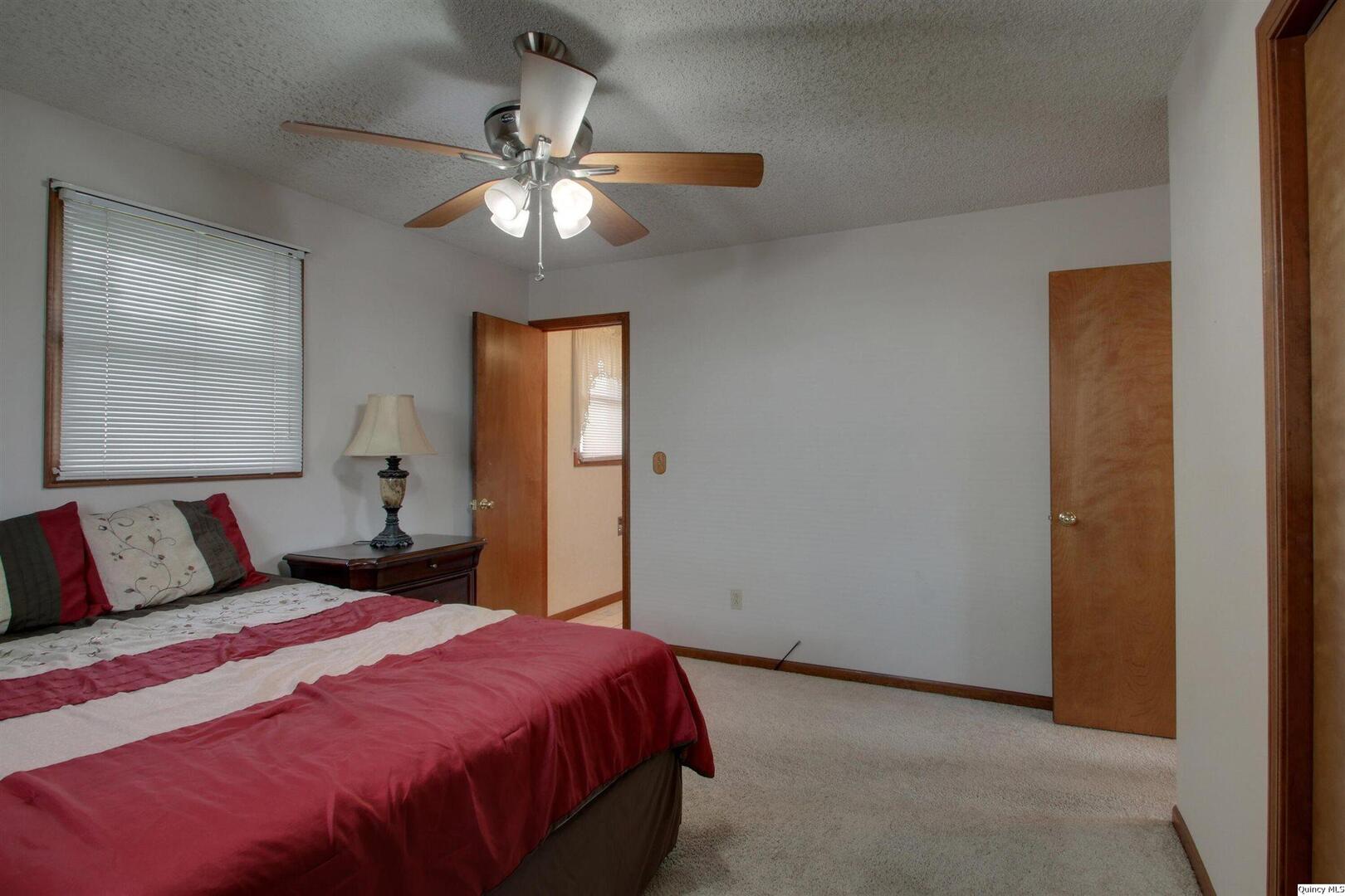 1217 Klondike Road Quincy, IL 62305 - Photo 12 of 28