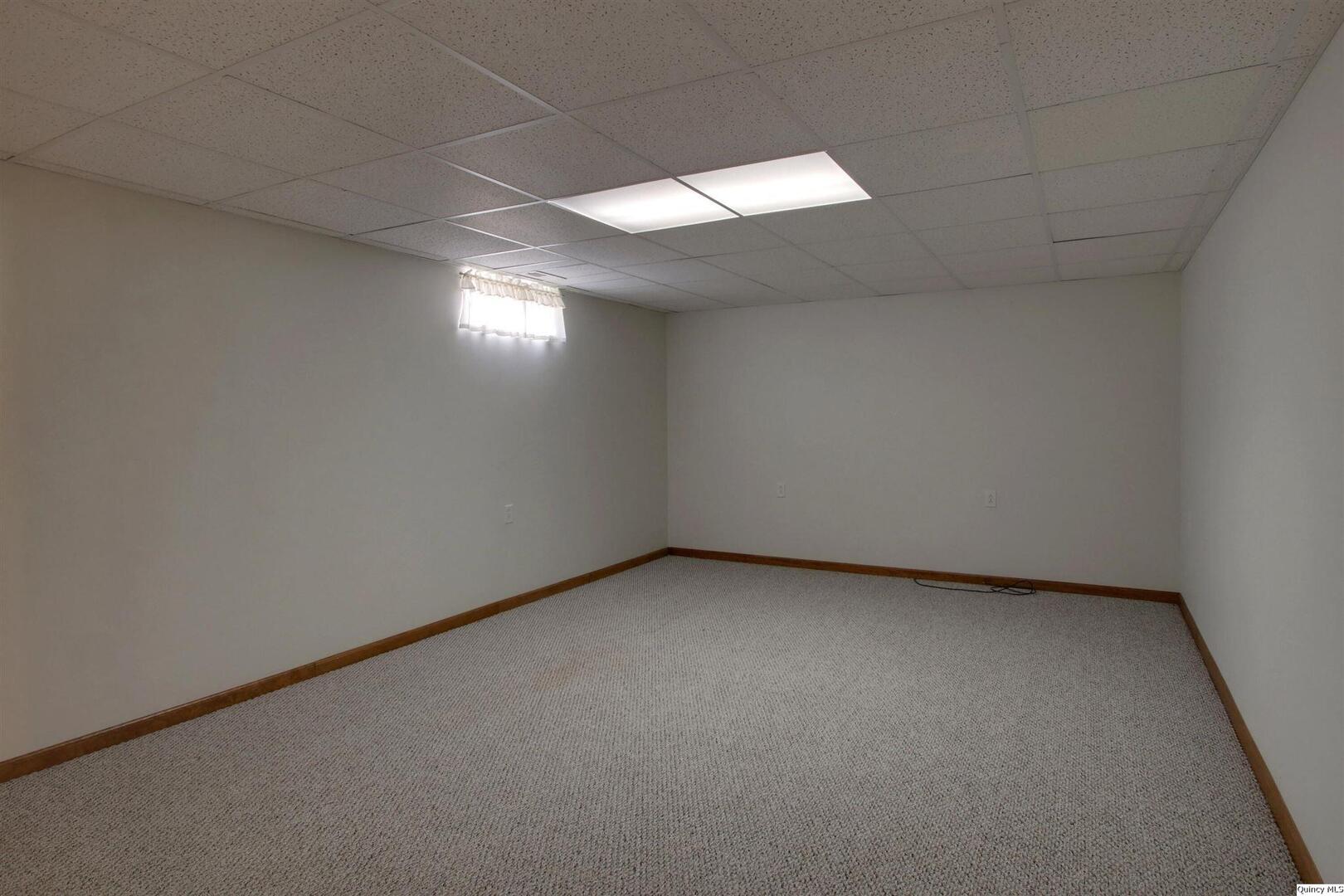 1217 Klondike Road Quincy, IL 62305 - Photo 17 of 28