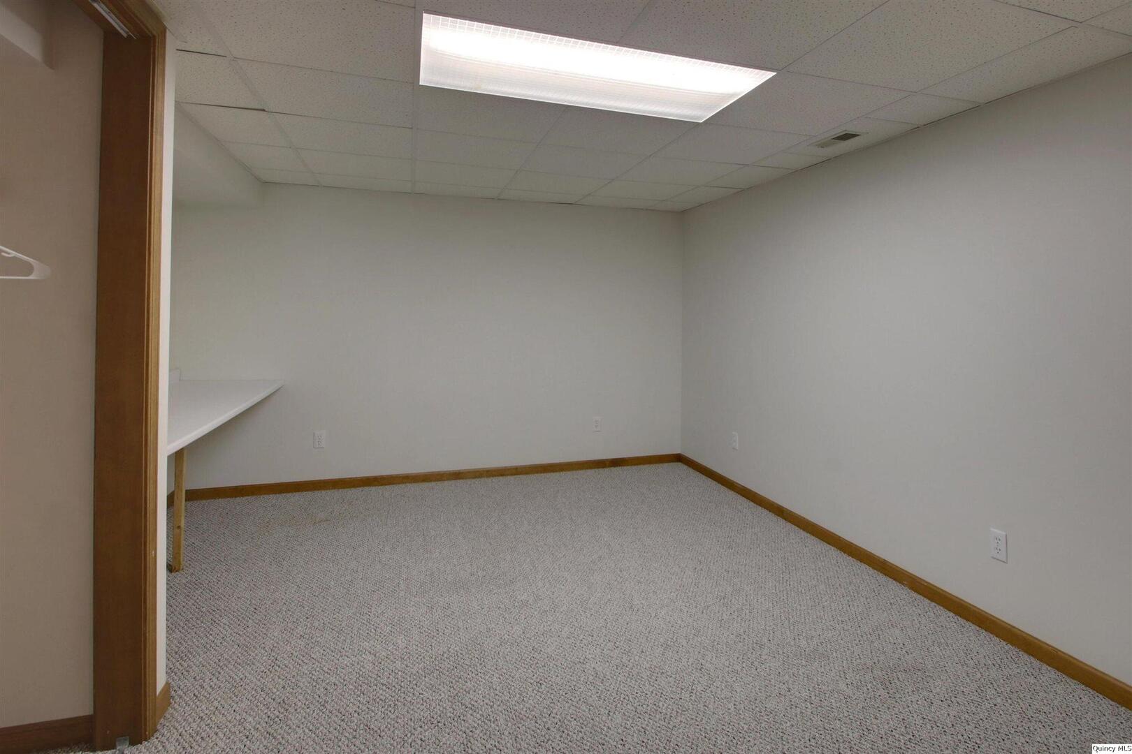 1217 Klondike Road Quincy, IL 62305 - Photo 21 of 28