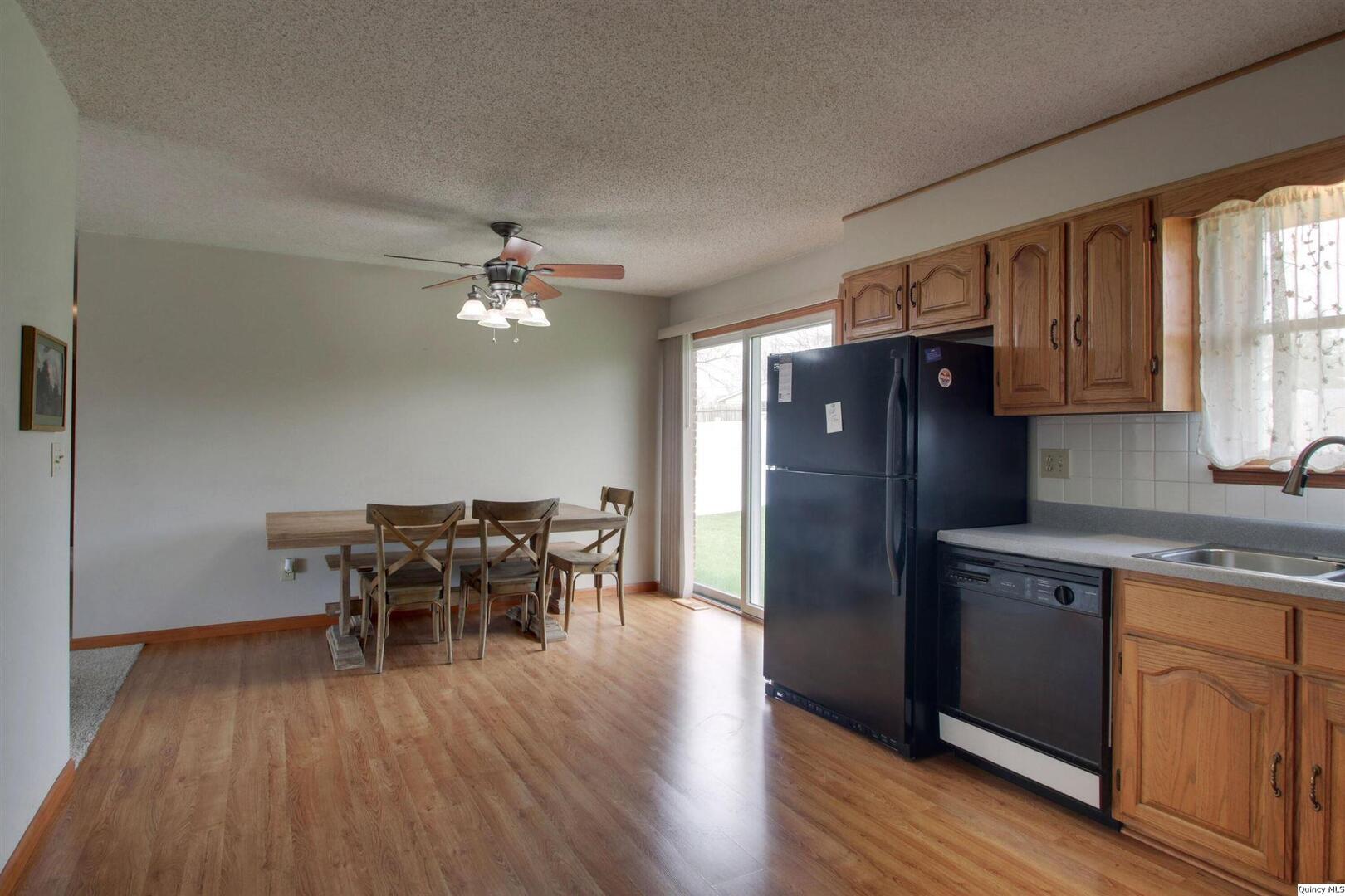 1217 Klondike Road Quincy, IL 62305 - Photo 8 of 28