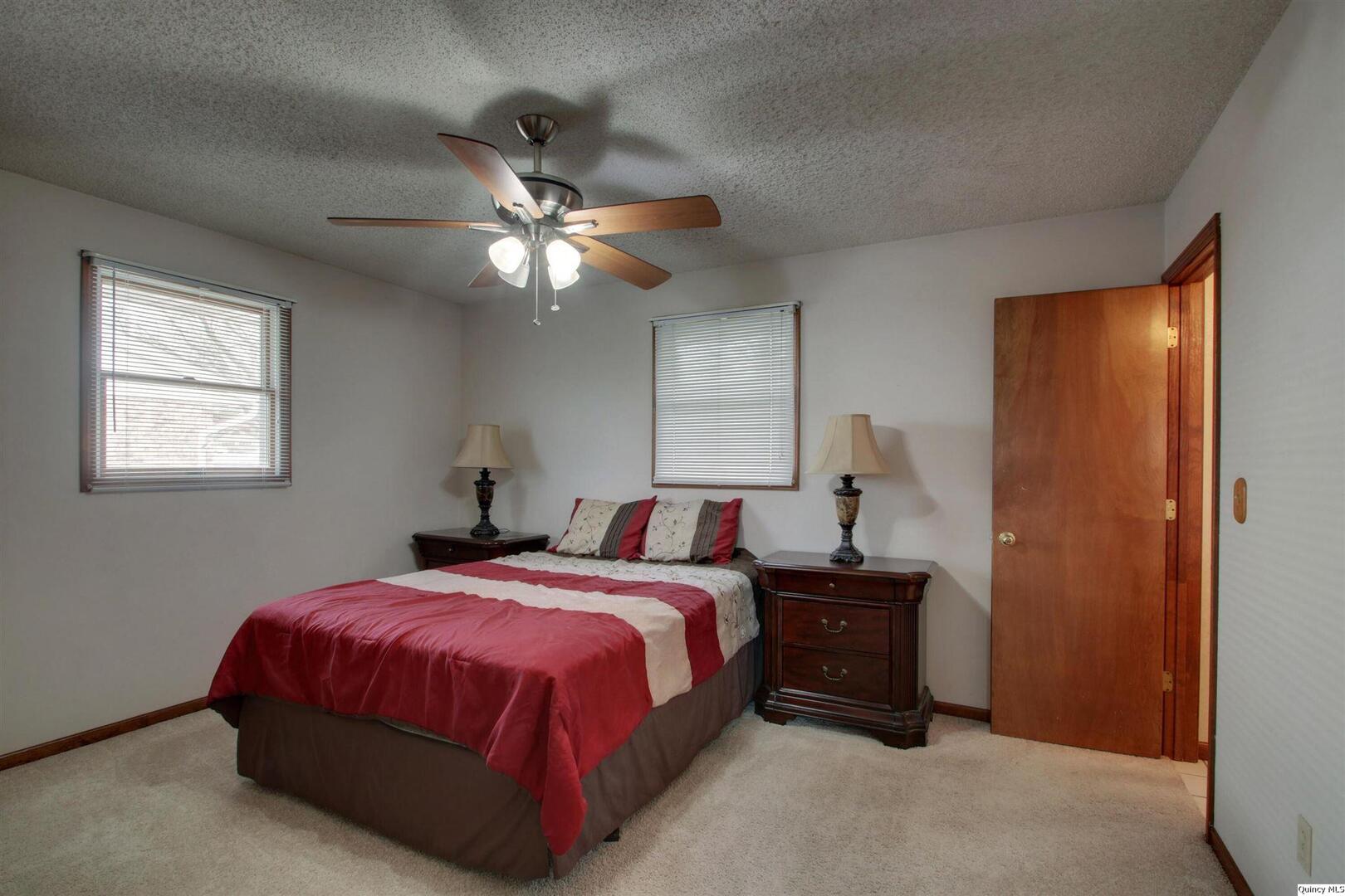 1217 Klondike Road Quincy, IL 62305 - Photo 10 of 28