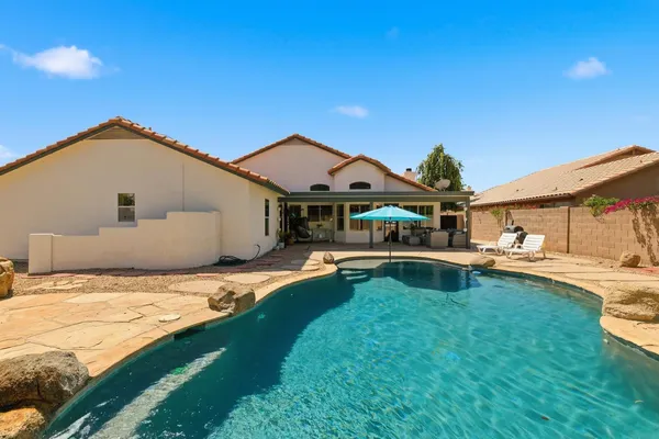 $4,300 | 652 West Nido Avenue, Mesa, AZ 85210