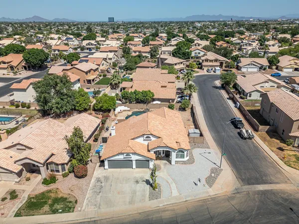 $4,300 | 652 West Nido Avenue, Mesa, AZ 85210