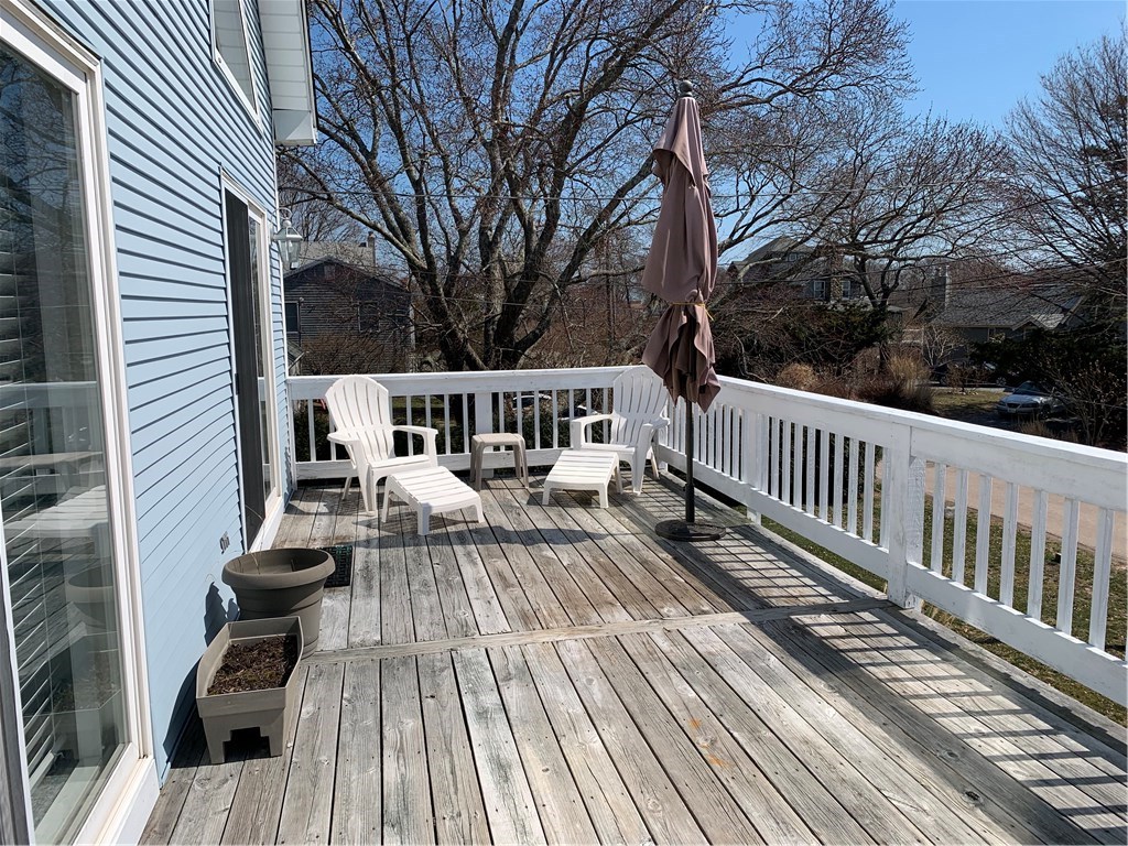 50 Lake Road Narragansett, RI 02882 - Photo 9 of 39 Gallery Image 9
