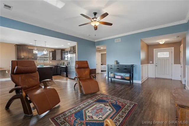 $344,900 | 2000 Crestview Lane, Georgetown, IN 47122