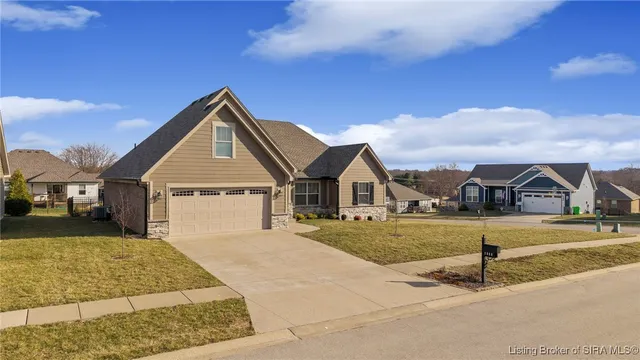 $344,900 | 2000 Crestview Lane, Georgetown, IN 47122